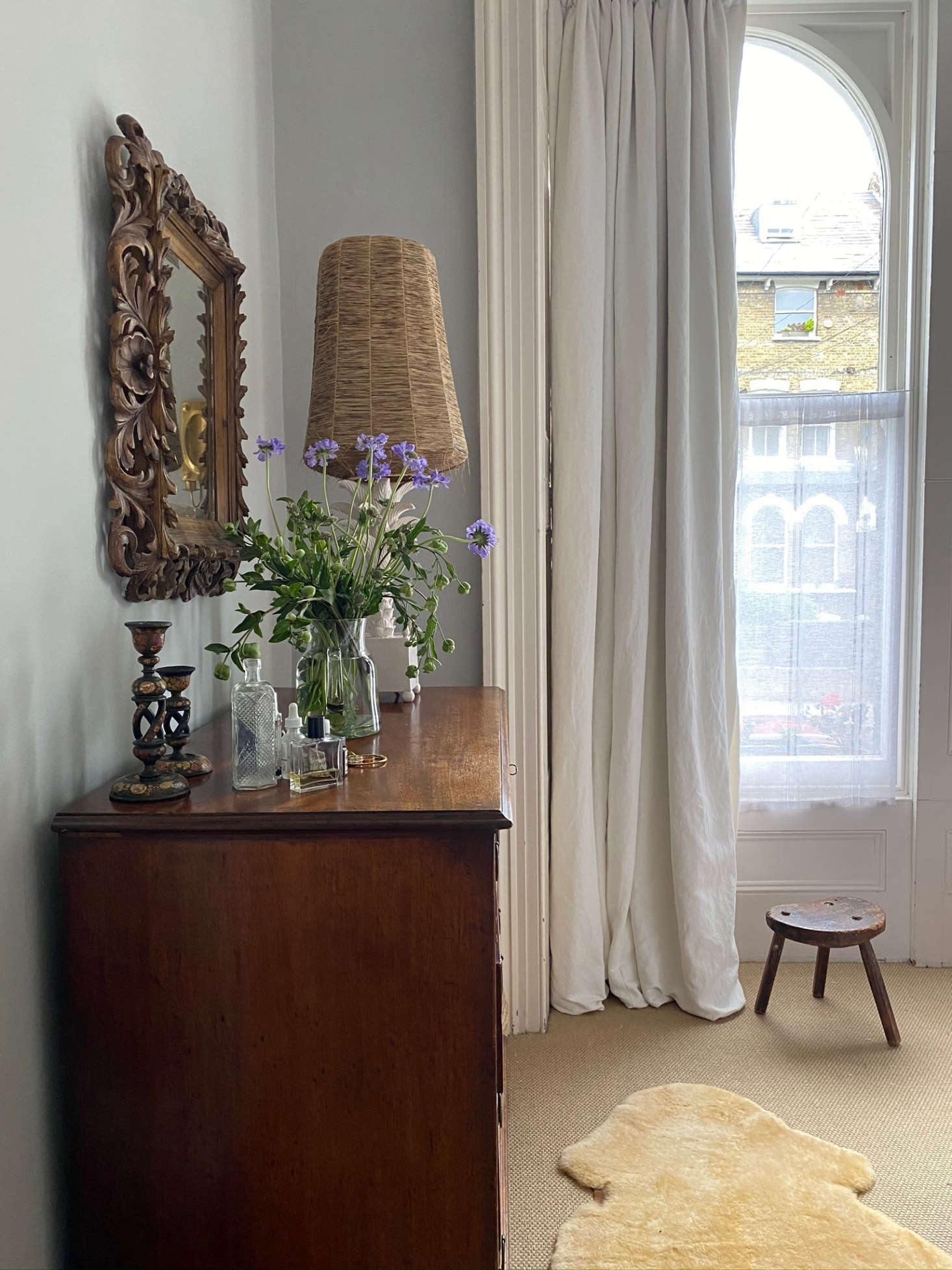 Jute boucle carpeting from Alternative Flooring makes the bedroom extra-cozy.