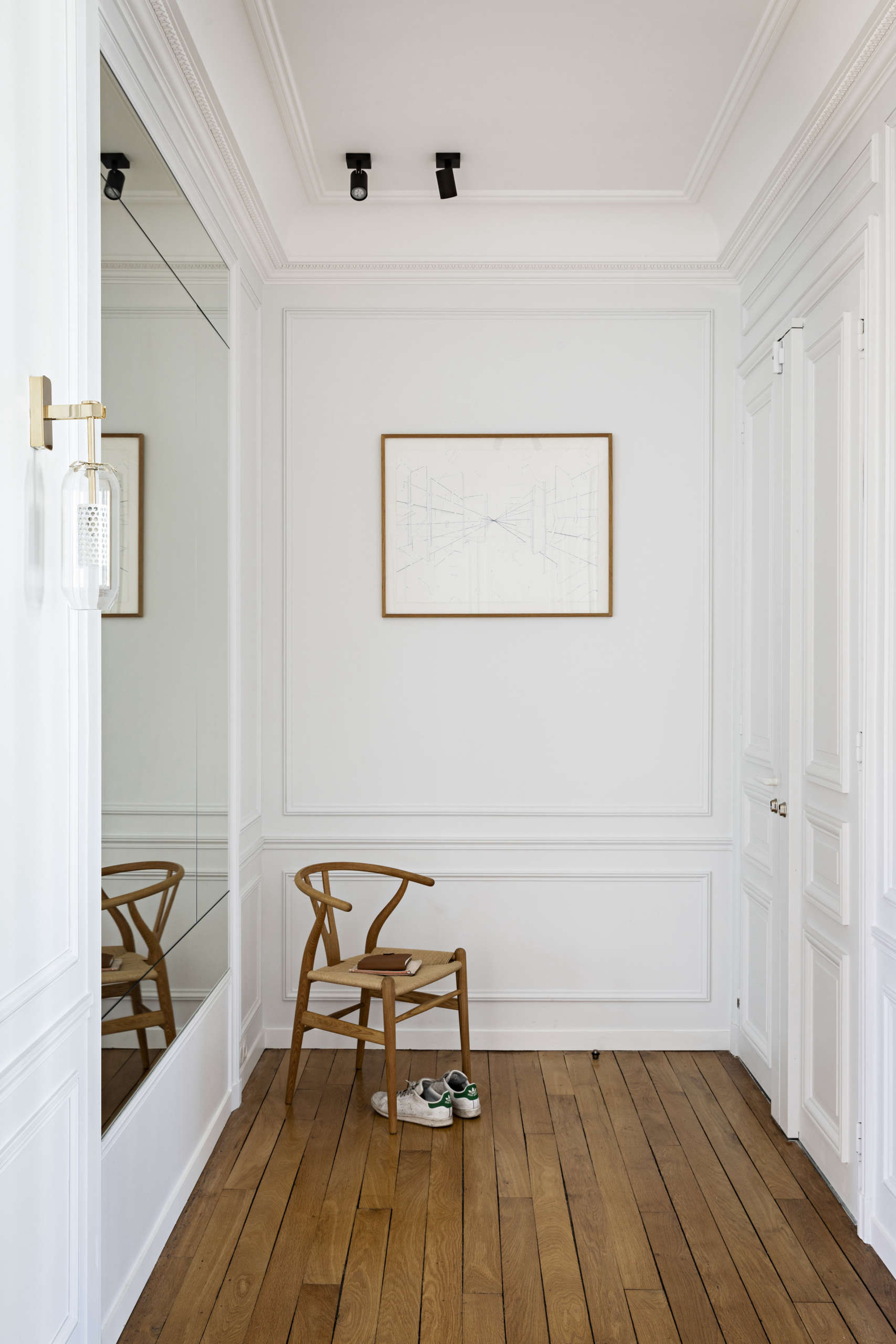 A view of the entryway.