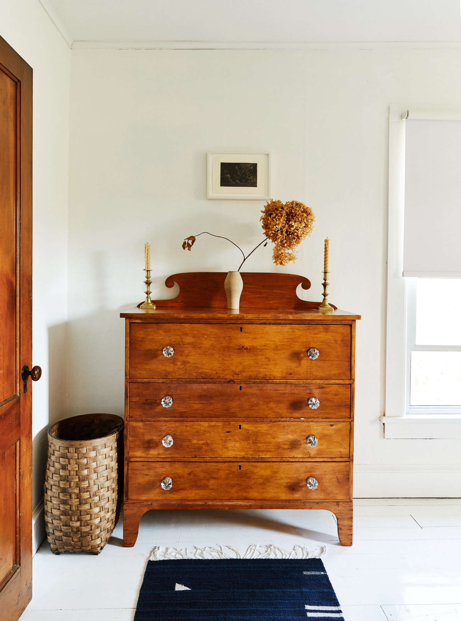Dried hydrangeas make for an autumnal vignette.