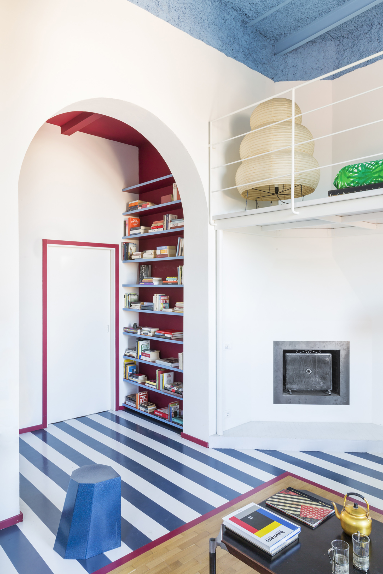 Strato Hause Roman Holiday: A Top-Floor City Apartment That Channels Mediterranean ...