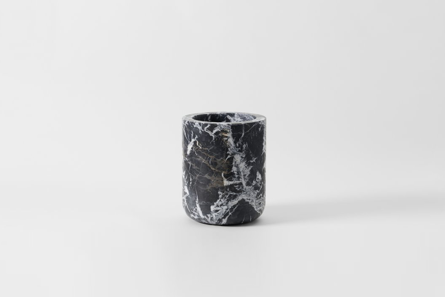 the striking black and white marble michaël verheyden nero antica busk vas 25