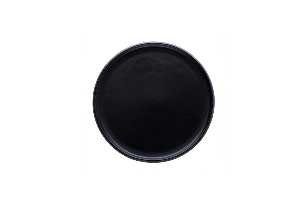 10 Easy Pieces Black Dinner Plates Remodelista