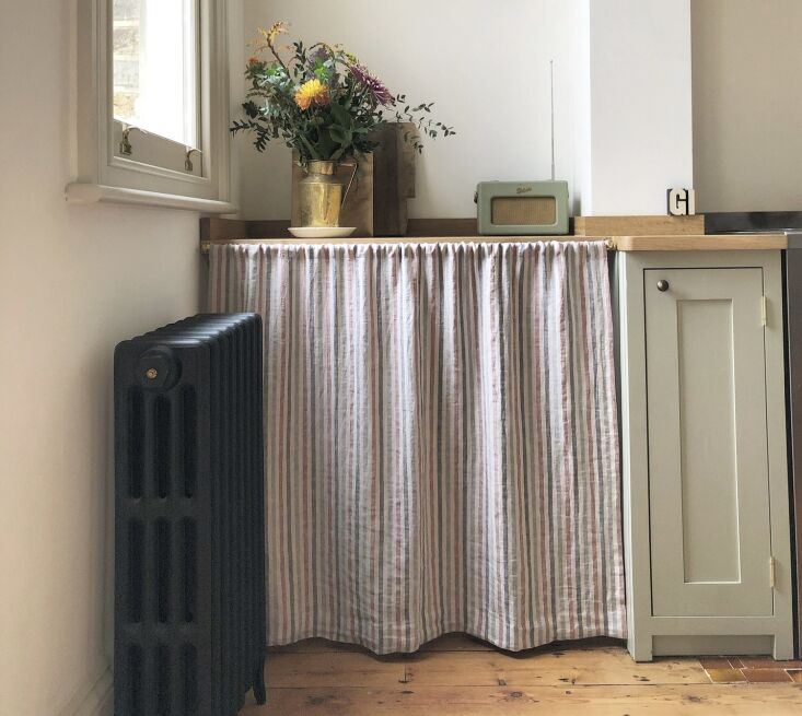 irish woven brooksby stripe linen cloth can be made into a charming sink skirt 11
