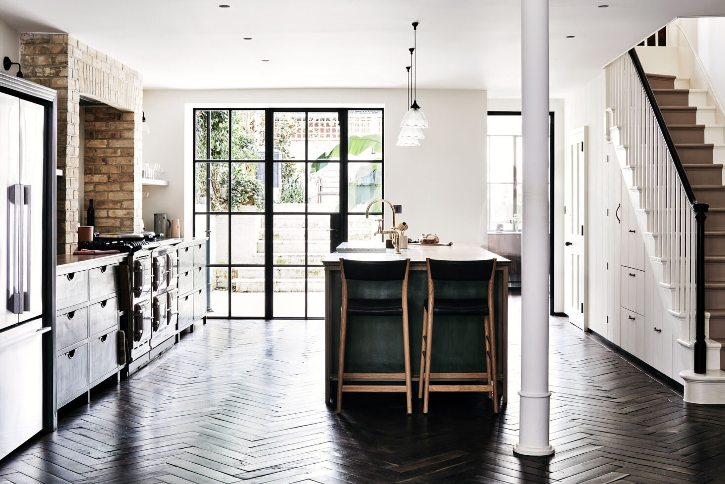 A London Victorian Townhouse Brought Back in Time—and Modernized—in a ...