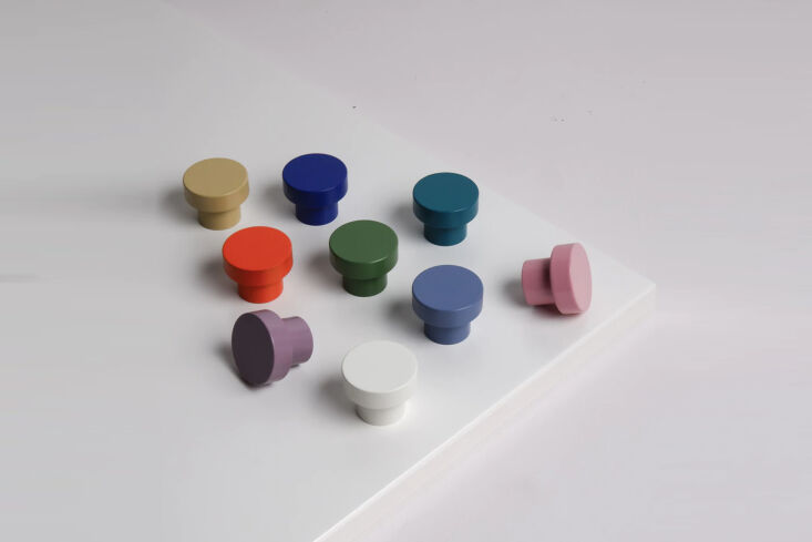 the cabinet hardware is the swarf hardware hobson colour; £\17 each. 26
