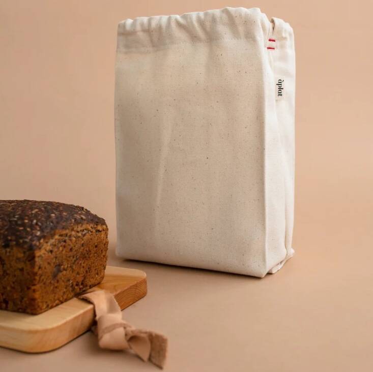 we are big fans of aplat (see their sexy fabric bowl cover here). recently we d 21