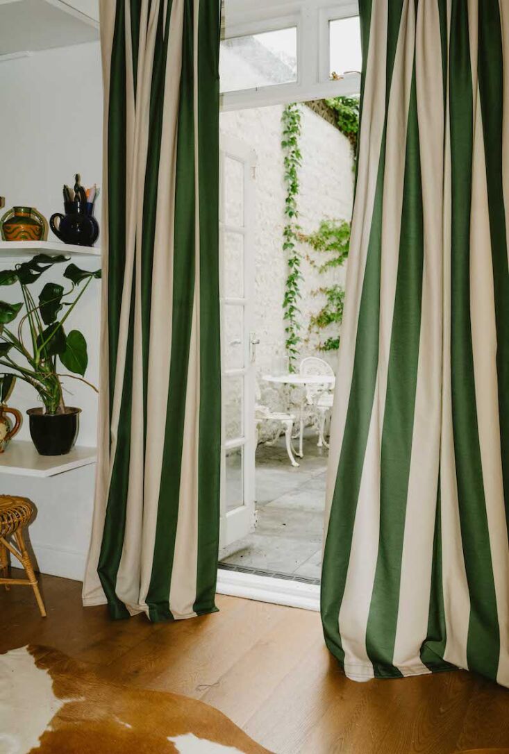 curtains in grand magnolia/pine. 21