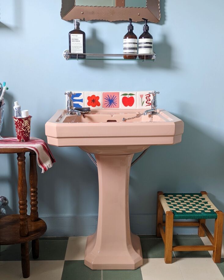 former burberry designer natasha lyon used a \1930s pedestal sink—a €6\1 fa 17