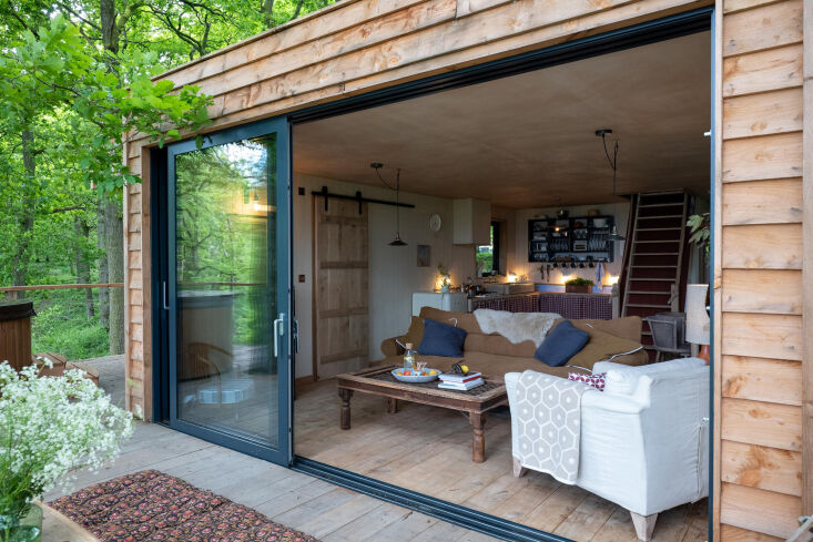 harriet says that the arlow & jacob sofa, which came out of their own livin 25