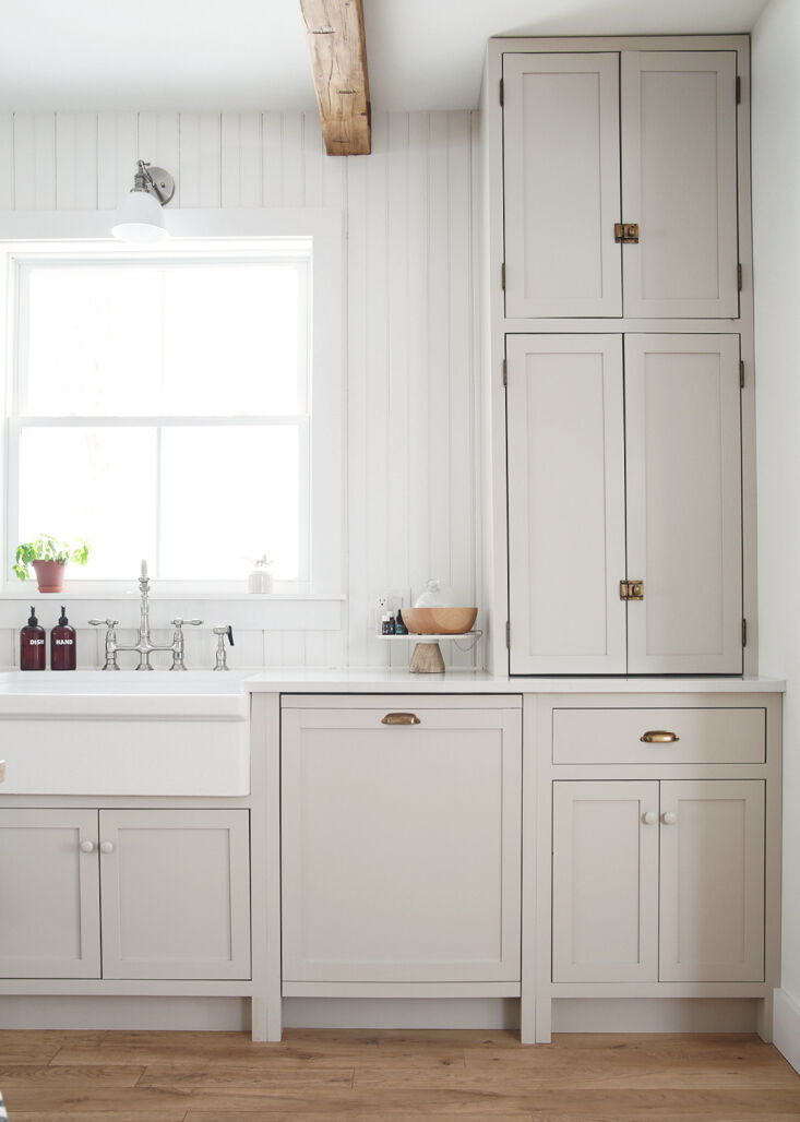 How to add integrated panels to a regular dishwasher and fridge: A DIY ...