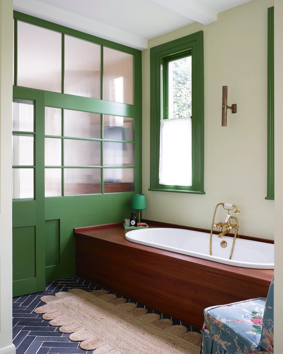 spotted @sarahbrowninteriors: a reeded glass partition in a memorable green (th 26