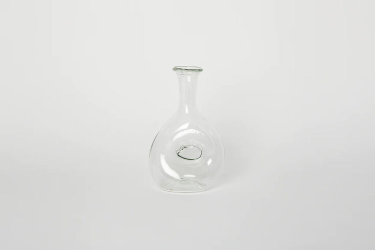 the recycled glass decanter from la soufflerie is handmade from recycled glass  19