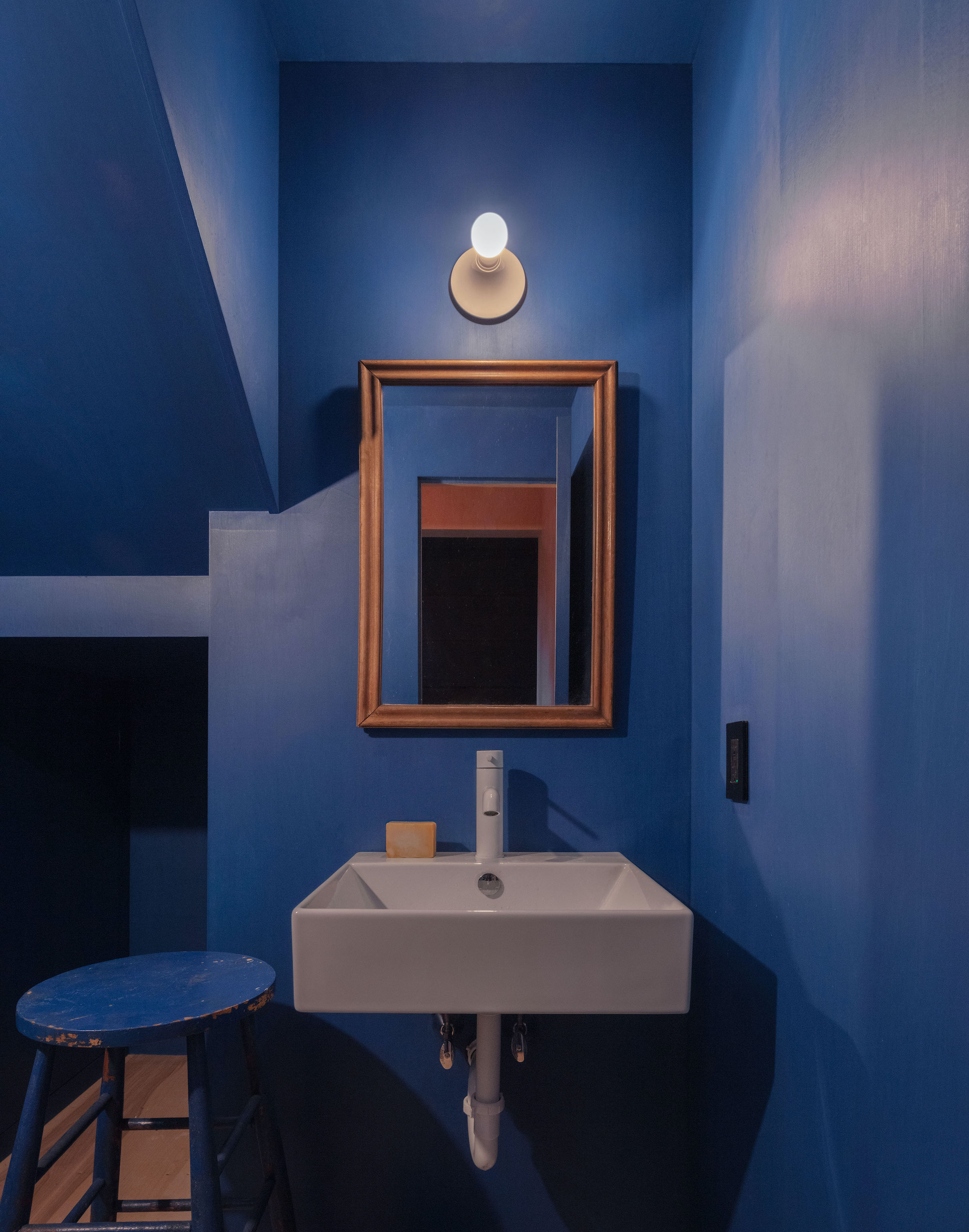 Colorful Powder Rooms: Ideas for Using Paint, Tile and Accessories to ...