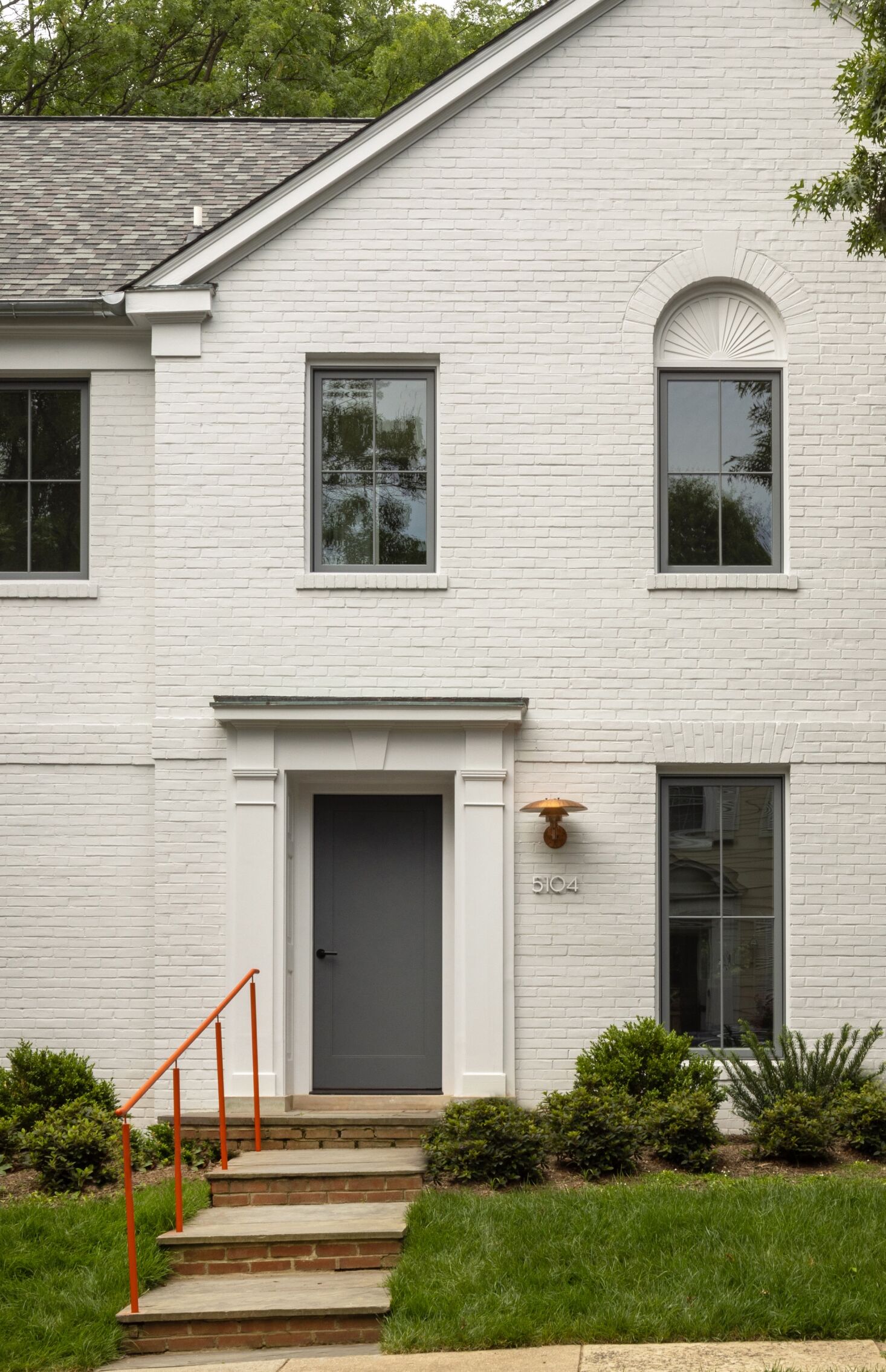 Modern Design Meets the Center-Hall Colonial in Washington D.C.