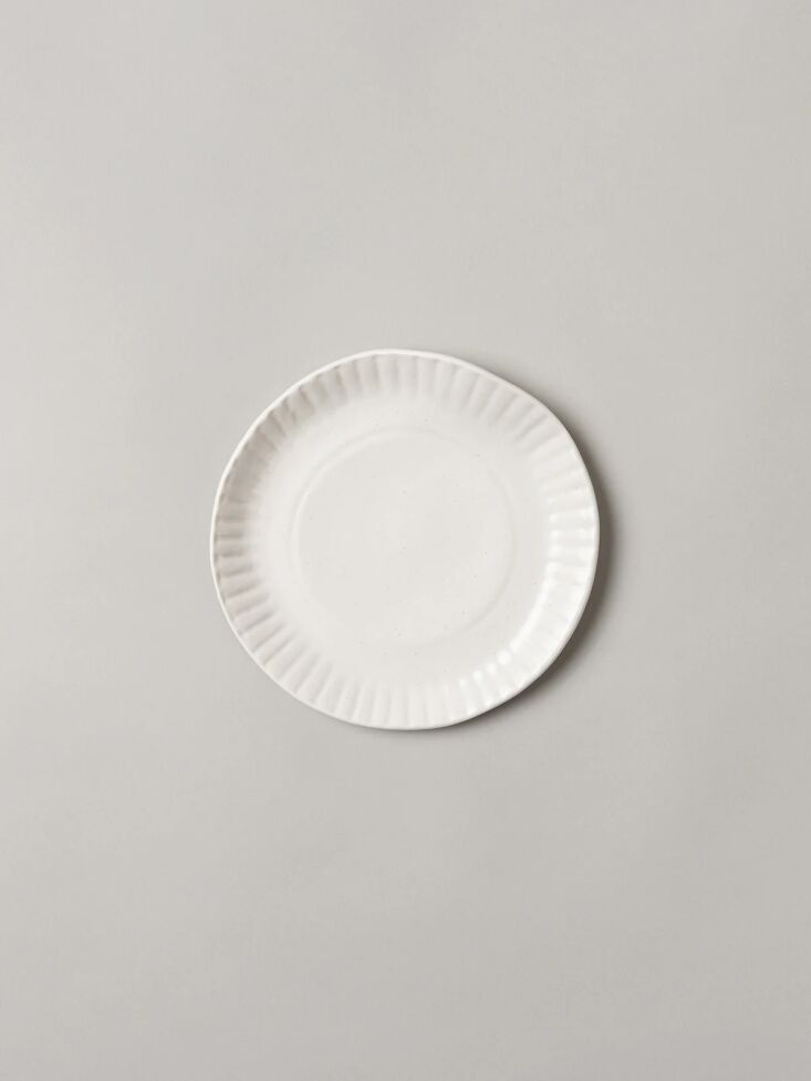 better than paper: annie likes the look of these porcelain paper plates by virg 22