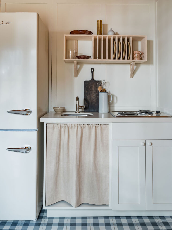 camptown cabins come with thoughtfully designed camp kitchens. there\2\1 21