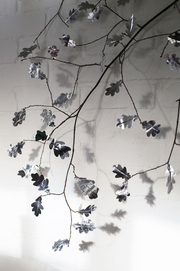 oak leaves work especially well—their shapes are lovely, instantly recognizab 25