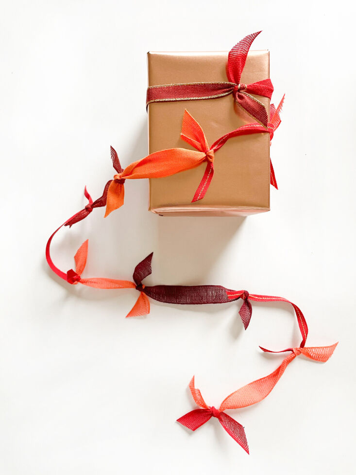 got leftover too short ribbon pieces? simply use a square knot to tie them all 18