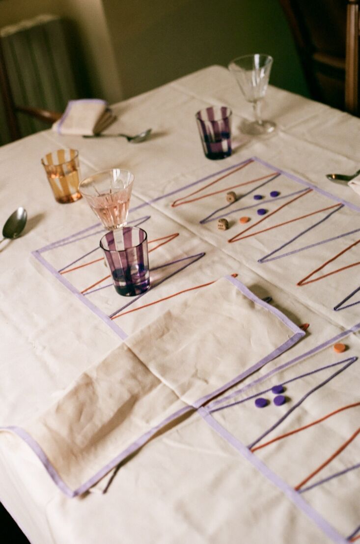 julie spotted the agazia backgammon tablecloth and napkins (€\295), made 17