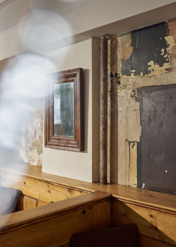 \2\20;i debated painting it or putting a mirror in it,\2\2\1; and 22
