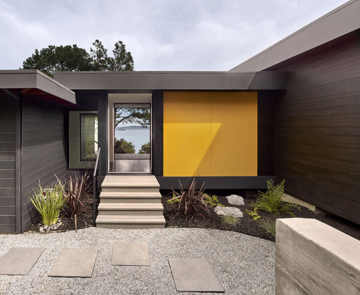 the façade of a project in tiburon by san francisco architect cary bernstein i 25