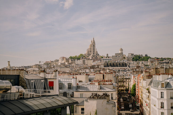 rooms on the highest levels overlook the hill of montmartre and the sacré cœu 28