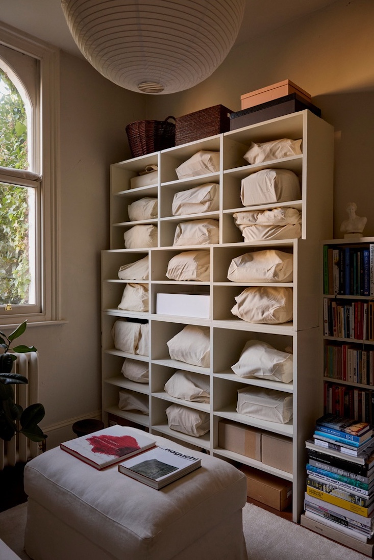 custom storage built ins may be the key to living tidily in small spaces. 27