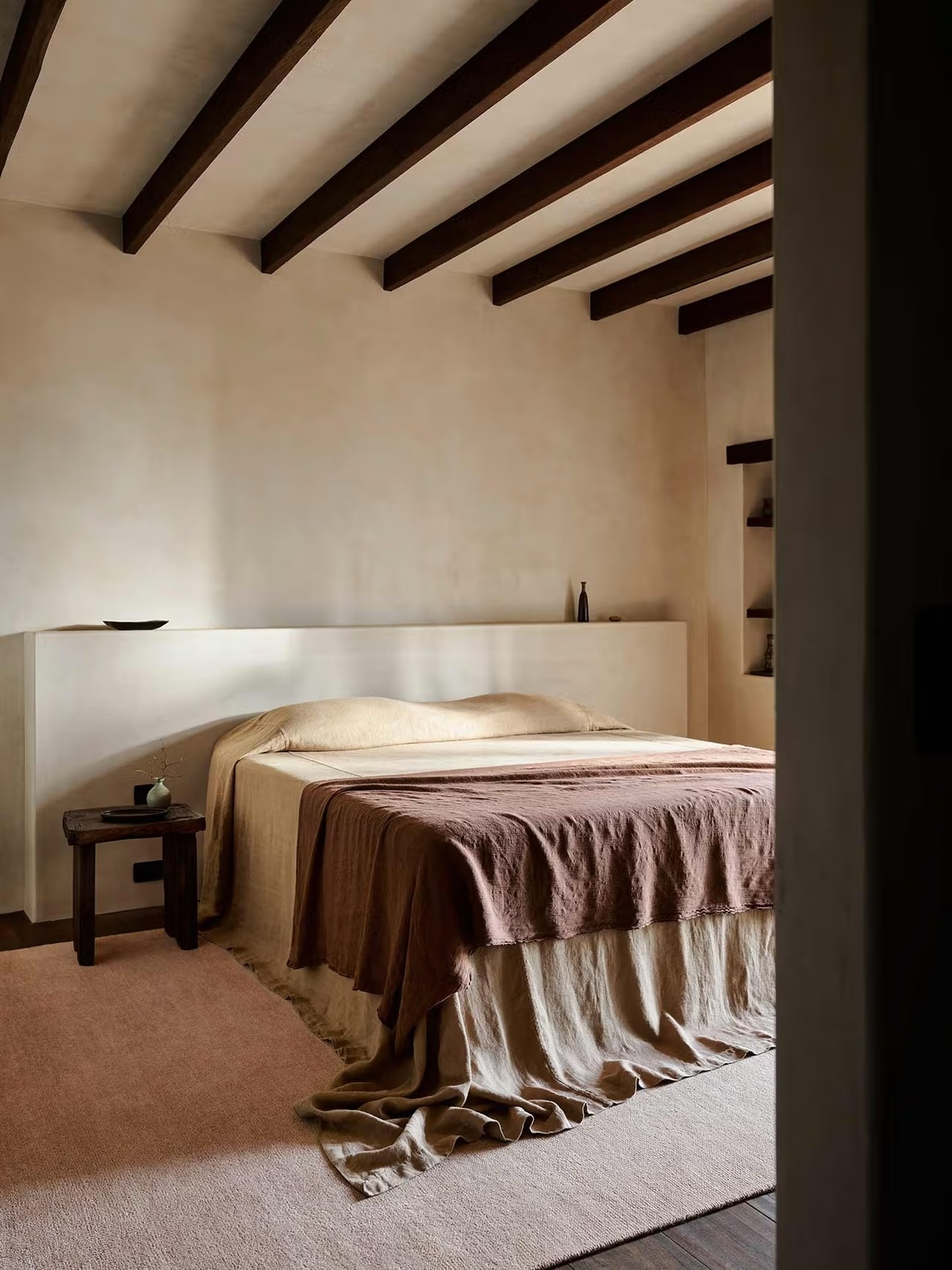 the italian washed linen heritage sheets are from totum project—they\2 27