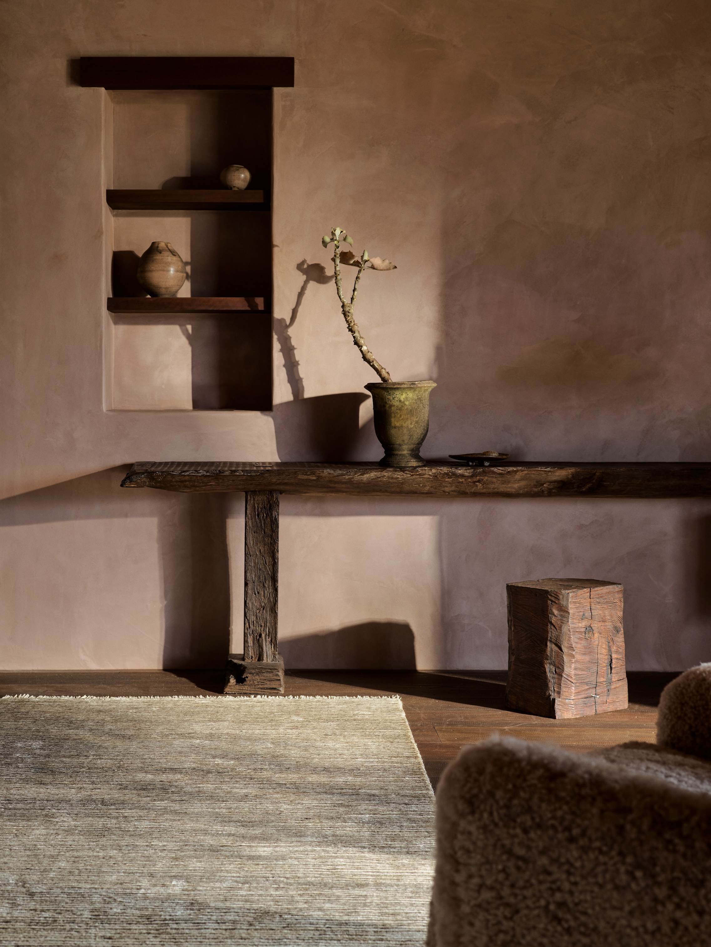 the interior walls are finished in mineral fox\2\17;s ibiza plaster, an 20