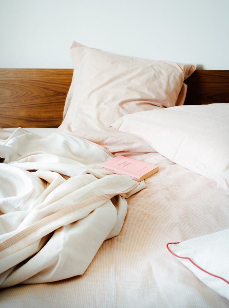 the grace dohar sheet—made of three layers of cotton: \2\20;one in wov 20