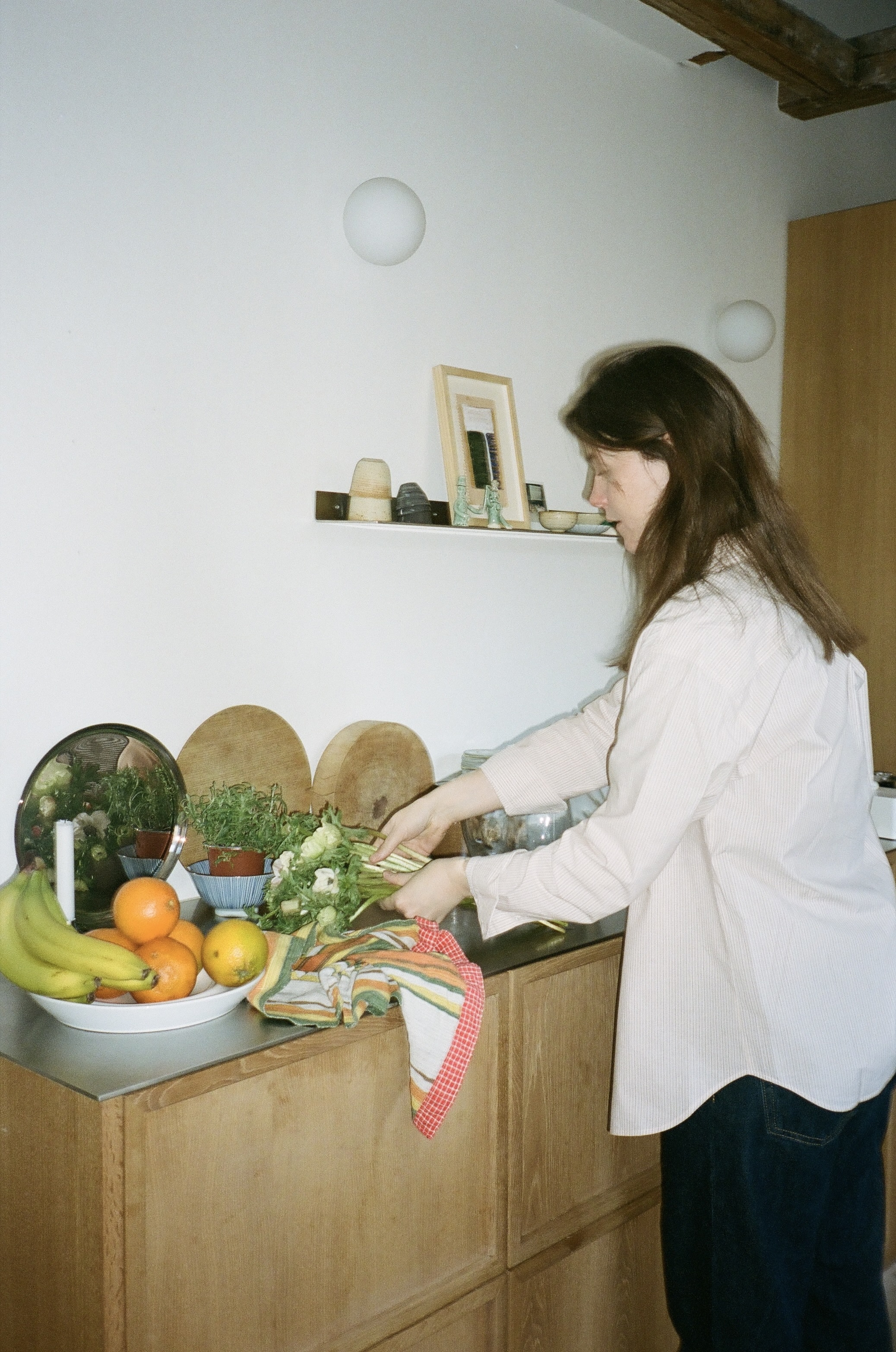 &#8\2\20;richard had to tailor every cabinet and tabletop to the crooked wa 25