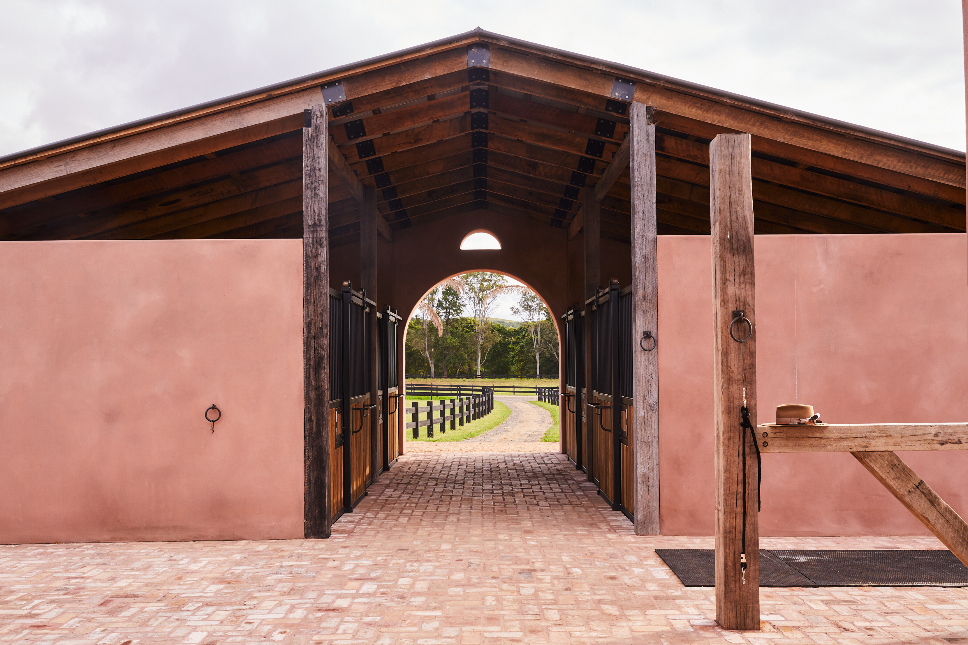 the stable has the same \2\20;superior fittings and joinery\2\2\1 29