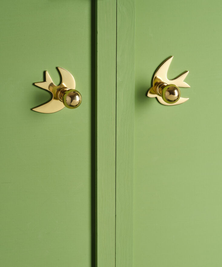 mg&co.&#8\2\17;s bird backplates and cast brass knobs. 30