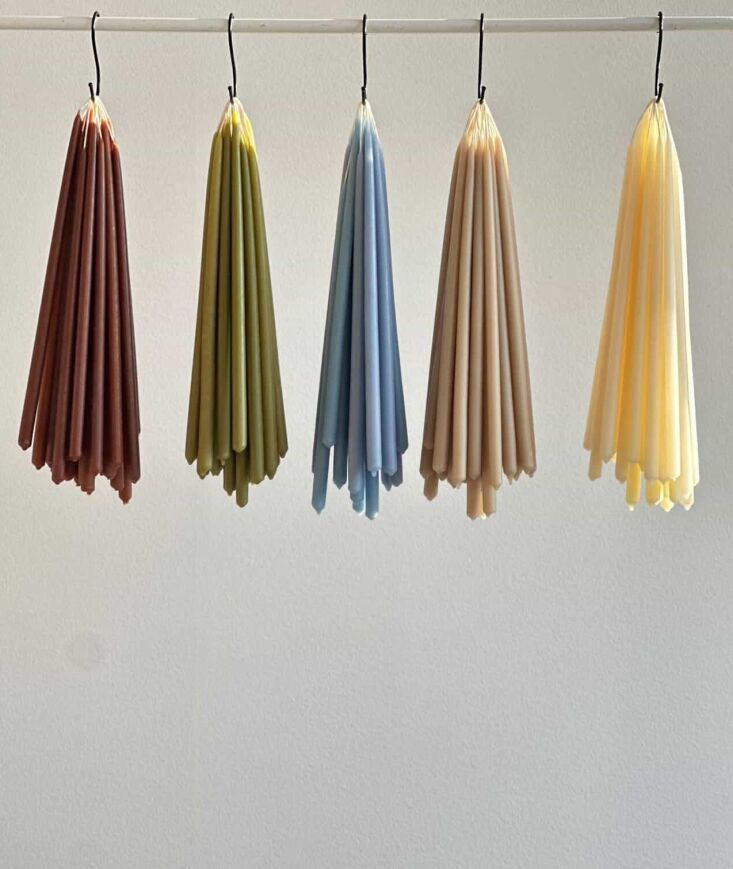 hand dipped in santa barbara, california,glōam\2\17;s all beeswax thin 19