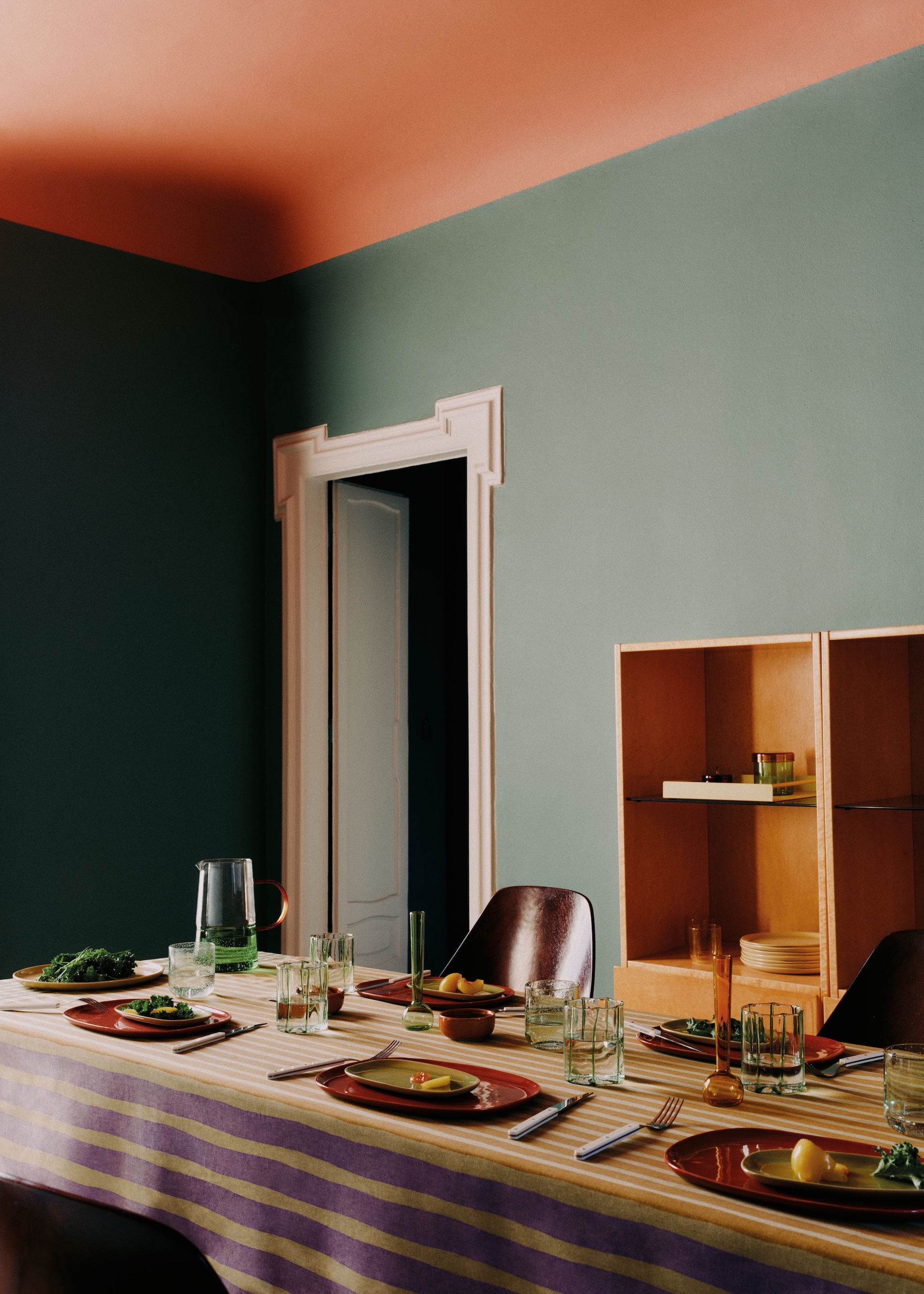 a multi colored printed cotton tablecloth for 6 to 8 diners, 59 by 98.4 inches, 20