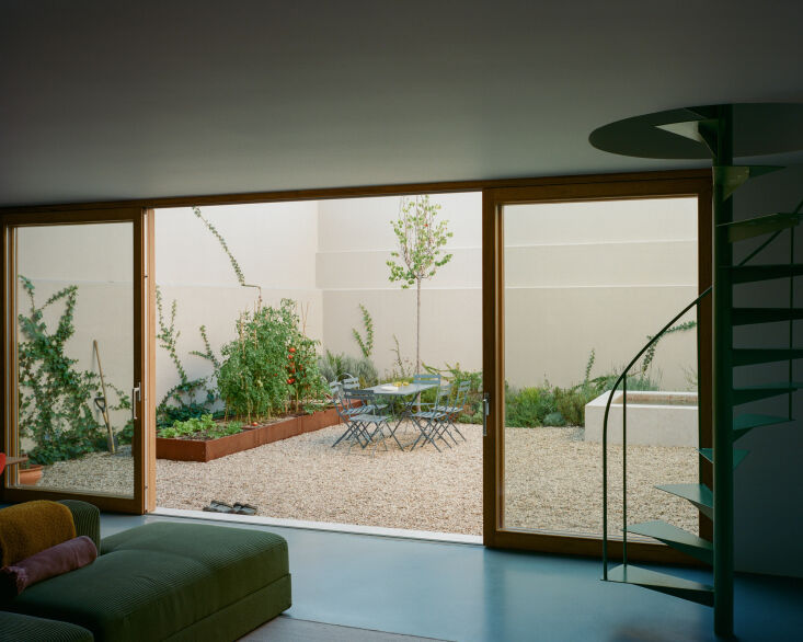 of priority to rocha—emphasizing the connection to the outdoors. 20