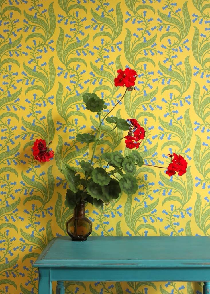 jonesing for a change? why not paper an unexpected spot in some botanical wallp 17