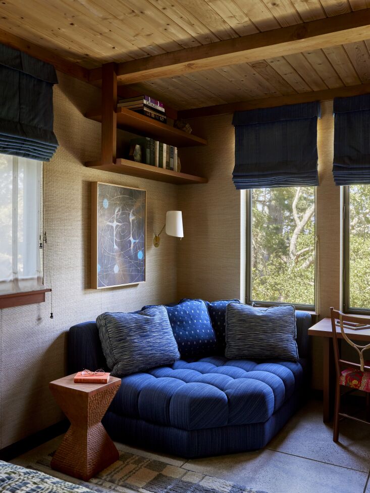 the pillow fabrics are kufri tahoe in blue jay and lauren hwang ikat block san  31