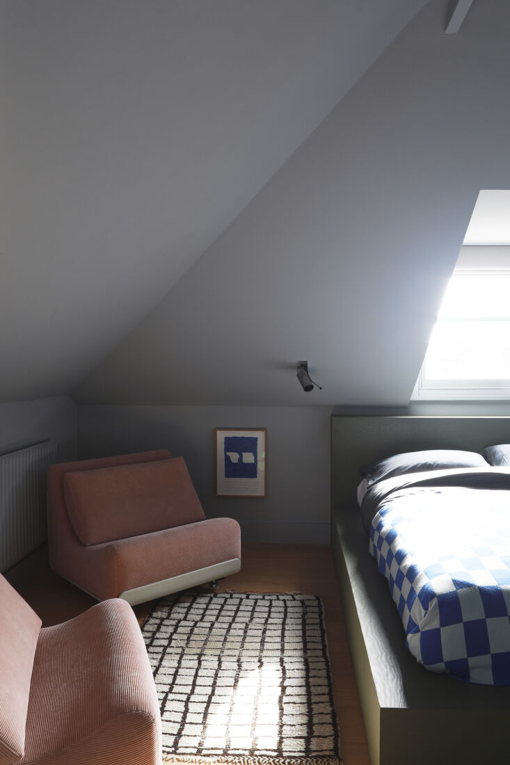 the bedside sconces are vintage, sourced from the peanut vendor. the pair of ch 25