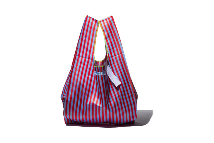 lightweight and easily foldable, this tote comes in seven color combinations. i 23