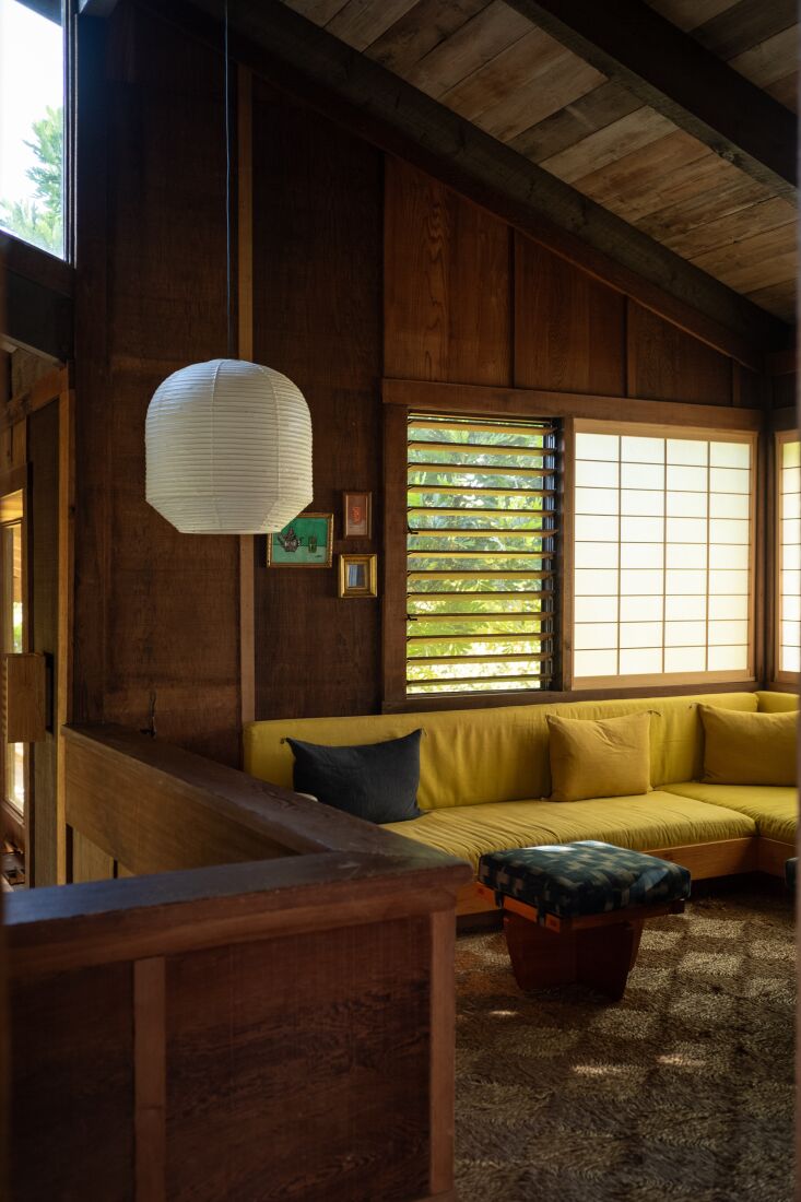 another built in sofa designed by beatrice and outfitted with beacon hill fabri 27