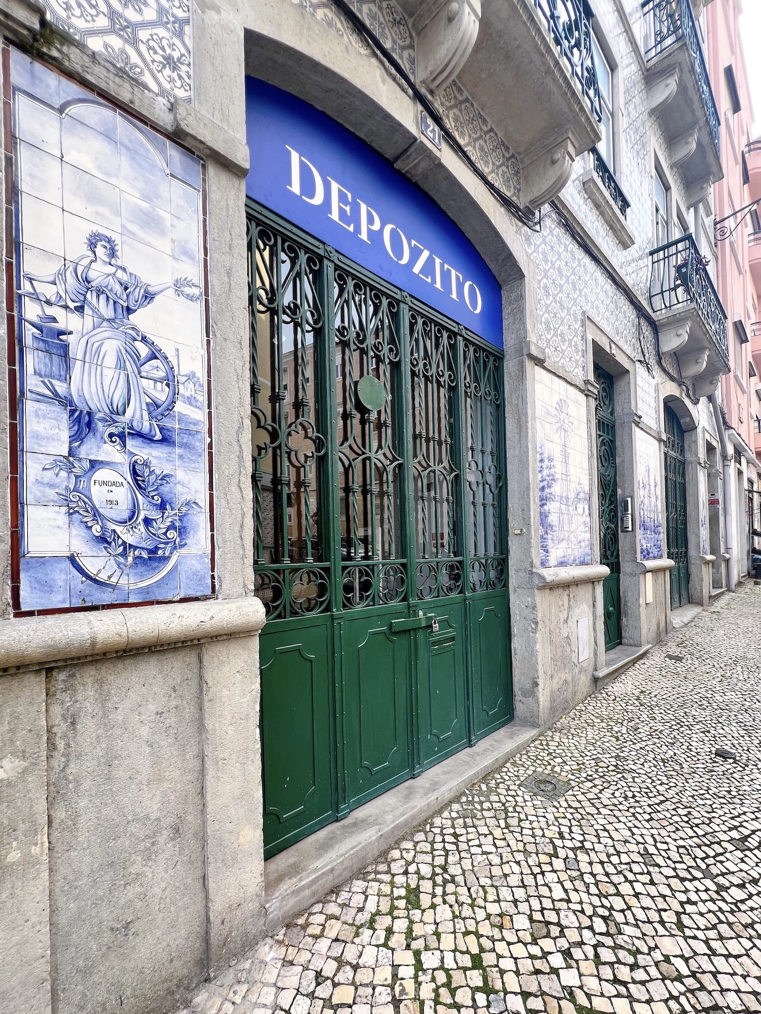 like all of a vida\2\17;s portuguesa\2\17;s five locations—four 17