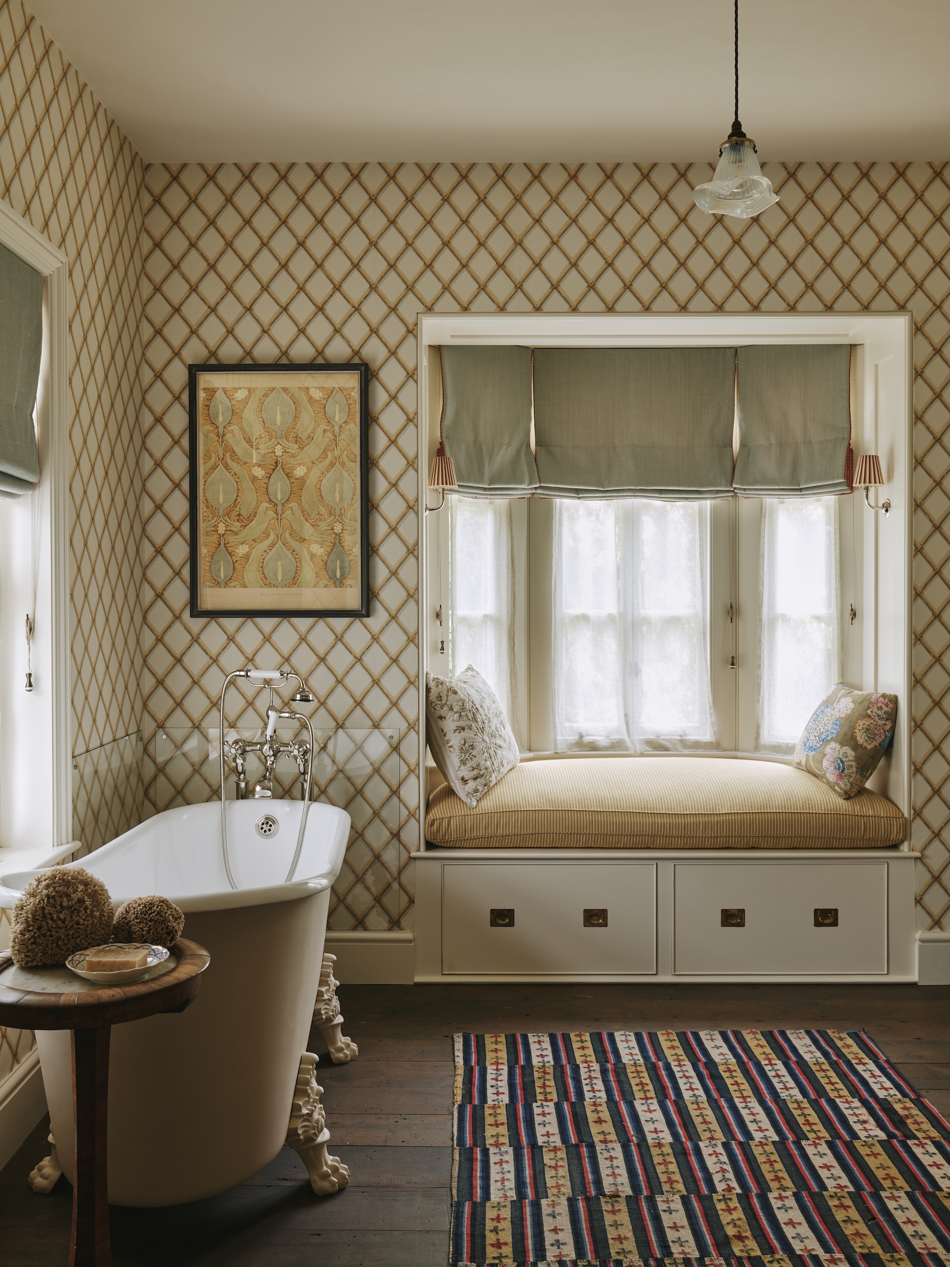 the main bedroom is a honey suckle patterned bower courtesy of zuber&#8\2\1 26