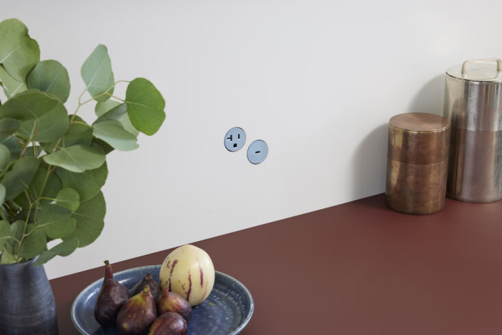 Sleek Customizable ClutterFighting Component Systems from Bocci portrait 8