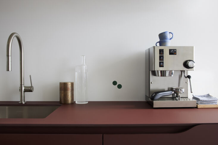 Sleek Customizable ClutterFighting Component Systems from Bocci portrait 8