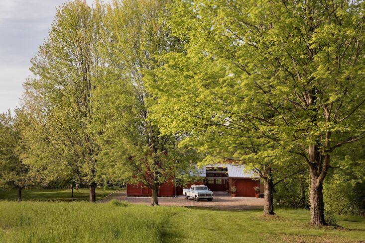 the couple\2\17;s \1974 ford pickup travels with them to each upstate pr 41