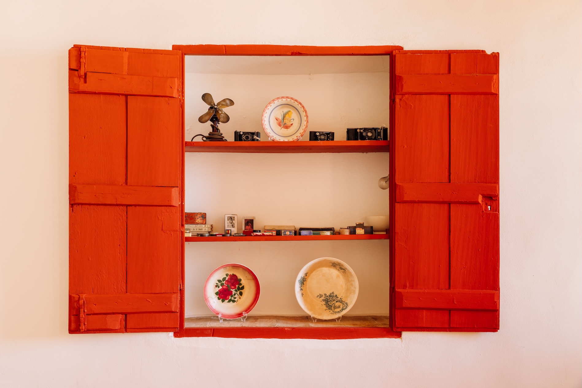 a converted barn, casa celeiro has a 4\2 square meter (4\25 square foot) living 20