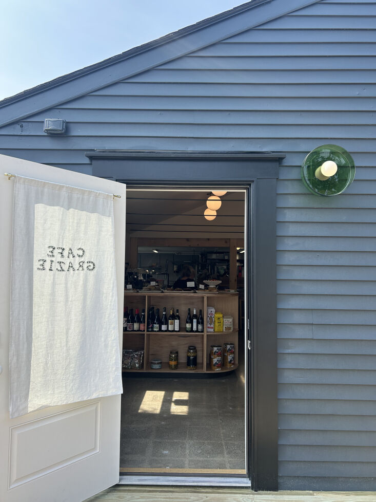 cafe grazie, complete with covetable window covering. 30