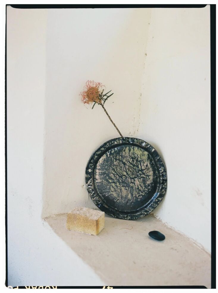 deep and beguiling, the estudio vernís platera is hand built, so each is uniqu 22