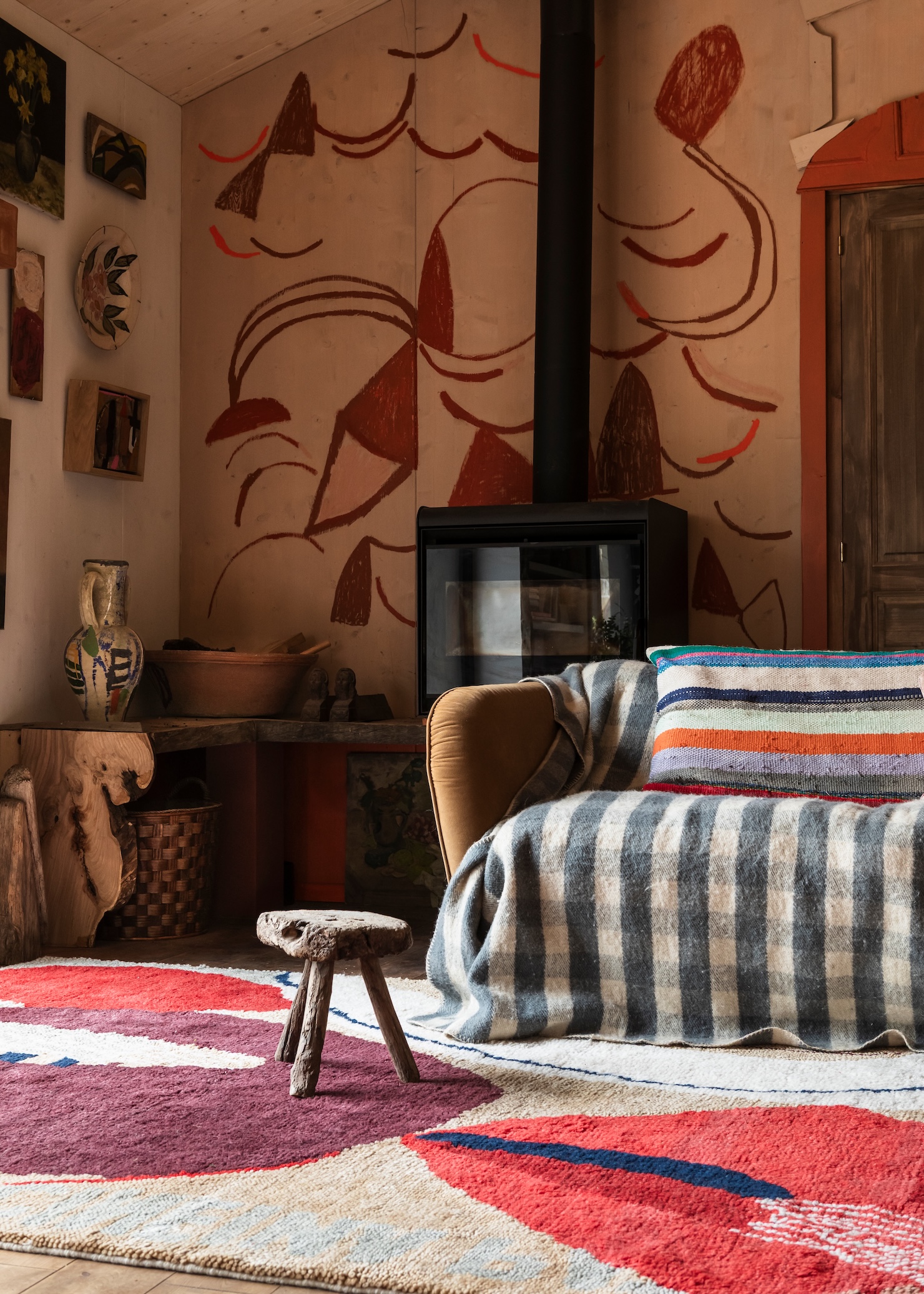 a proponent of waste free living, heather likes to work on found surfaces and d 19